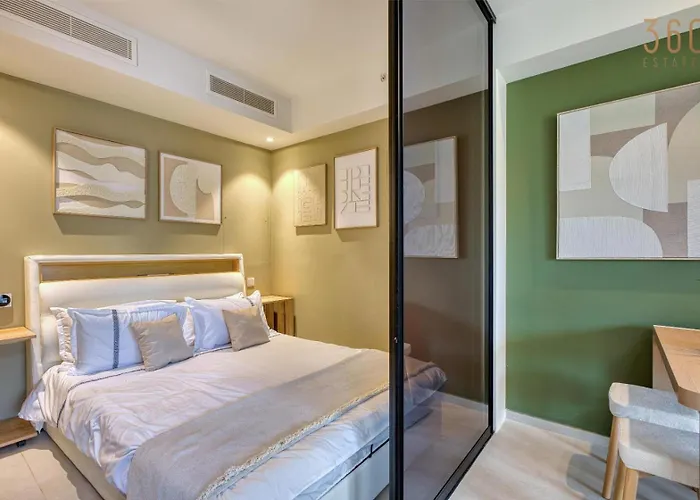 The Official Mercury A 2br Luxury With Wifi