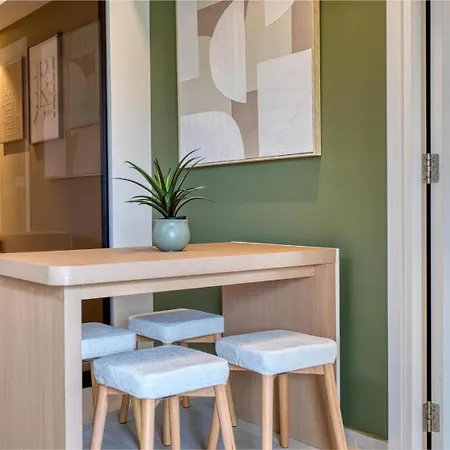 The Official Mercury A 2br Luxury With Wifi Apartment