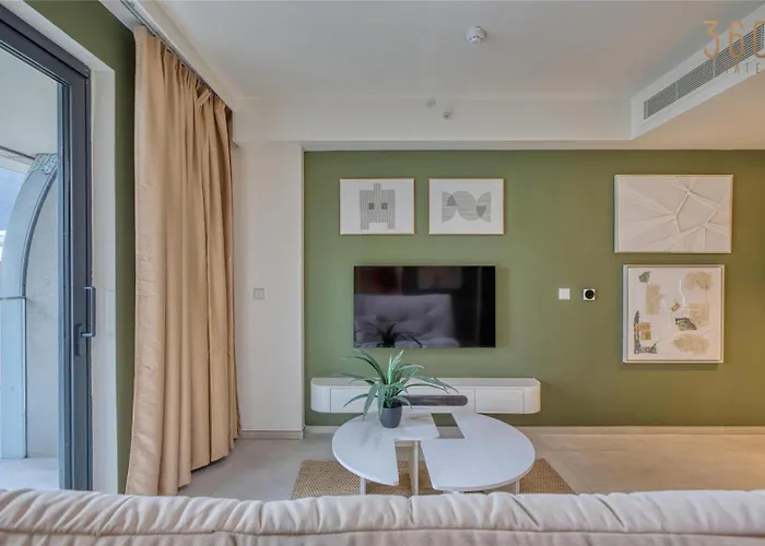 The Official Mercury A 2br Luxury With Wifi